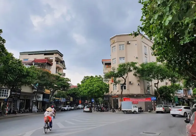 Bán Nhà Phường Bồ Đề Dt 50M 4 Tầng, Ngõ Rộng Ô Tô 7 Chỗ Qua Nhà Chỉ 7.5Tỉ