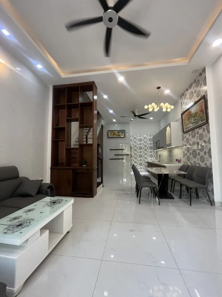 Bán Nhà Đường Số 9 Trường Thọ, Thủ Đức, Tp Hcm. Dt 52M2, 3 Tầng, 3Pn, Giá 7.7 Tỷ, Shr - 0933125879