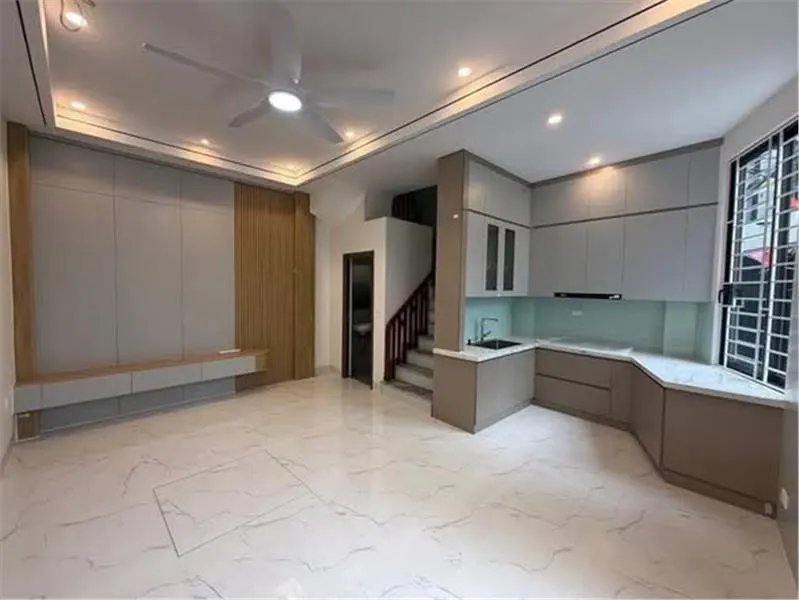 Bán Nhà Lõi Thạch Bàn – 5 Tầng – Hội Tụ Đỉnh Cao Tiện Ích 5.9 Tỷ
