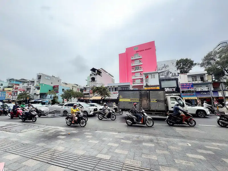 Chính Chủ Bán Nhà 3 Tầng Mtkd Đ. Nguyễn Văn Cừ - Ngay Ngã 4 Trần Hưng Đạo, Quận 1 - 4,4M*38m - Đất