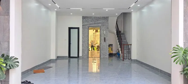 Bán Nhà Nguyễn Văn Linh 45M 6 Tầng Mt5.1m Thang Máy Gara Ô Tô Hơn 12 Tỷ