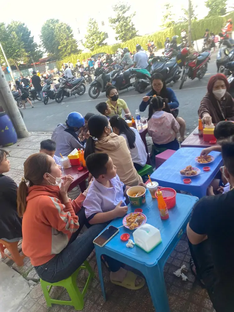 Sang Nhượng Quán Gà Rán – Mì Trộn Chỉ 20Tr – Tp. Dĩ An, Bình Dương - ảnh 1