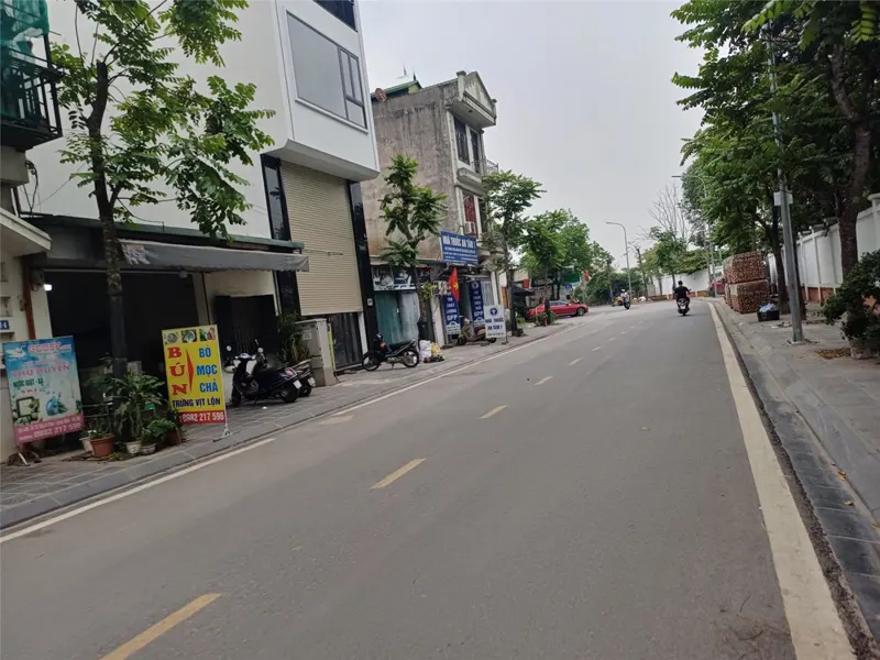 Bán Nhà Thạch Bàn Dân Xây 4 Tầng - Mặt Ngõ Chính - Ô Tô 4C Đỗ Cửa – 7 Tỷ
