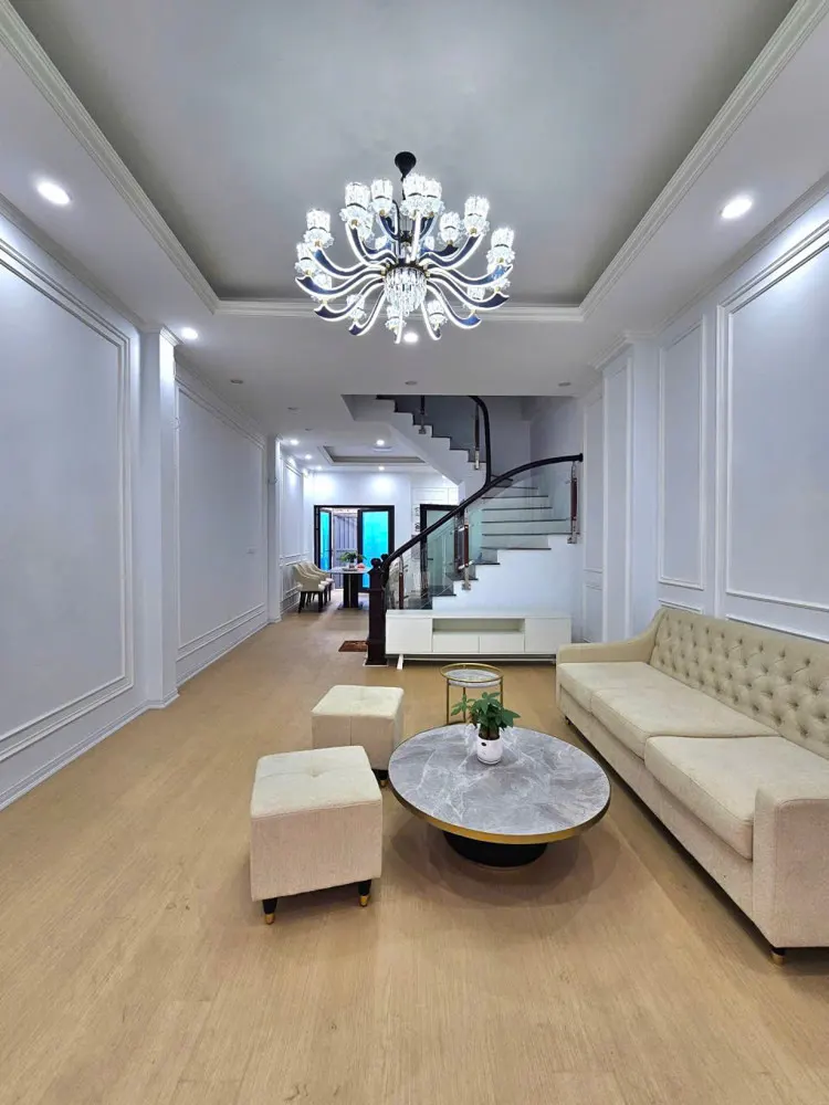 Nhà Đẹp 68 M2 Trung Tâm Thạch Bàn – Ô Tô Đỗ Cửa – 2 Mặt Ngõ