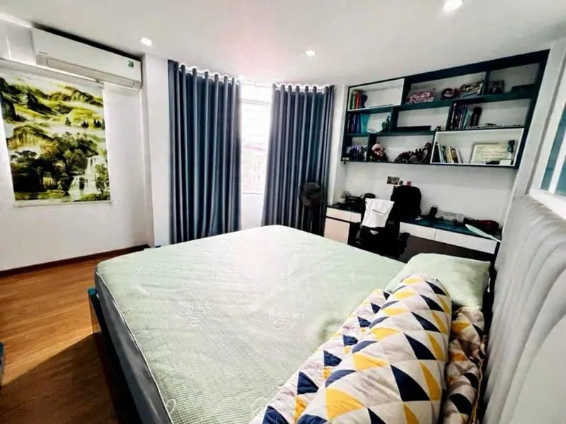 Nguyễn Khang 32M X5 Tầng Giá 8,2 Tỷ - Lô Góc,Ngõ Ba Gác Tránh,40M Ra Phố