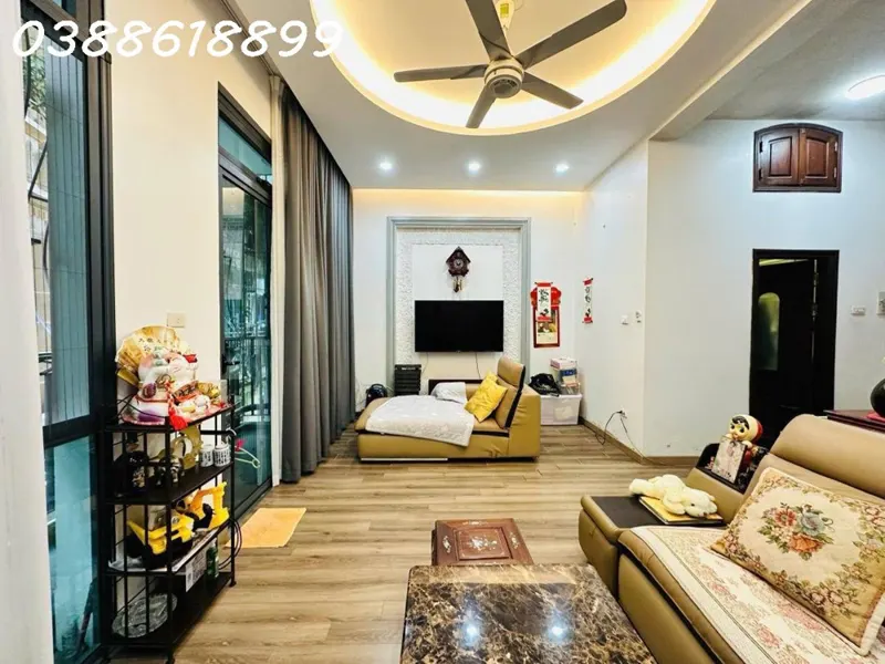 Bán Nhà Phân Lô Hoàng Quốc Việt - Ô Tô Tránh - 2 Mặt Thoáng - Sổ Nở Hậu - Giá Đầu Tư