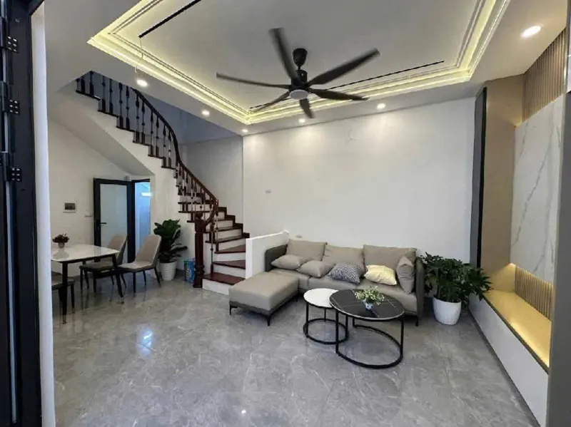 Nhà Đẹp Thạch Bàn – Full Nội Thất Xịn – Ô Tô Đỗ Cổng – Chất Như Biệt Thự Mini!