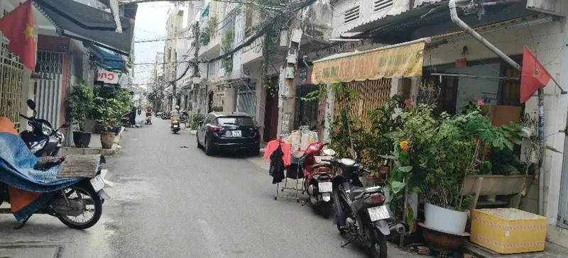 Nhà Quận 11 - Giá Sốc - Gần Lạc Long Quân - Khu Đông Dân - Cho Thuê Tốt - Dòng Tiền Ổn Định