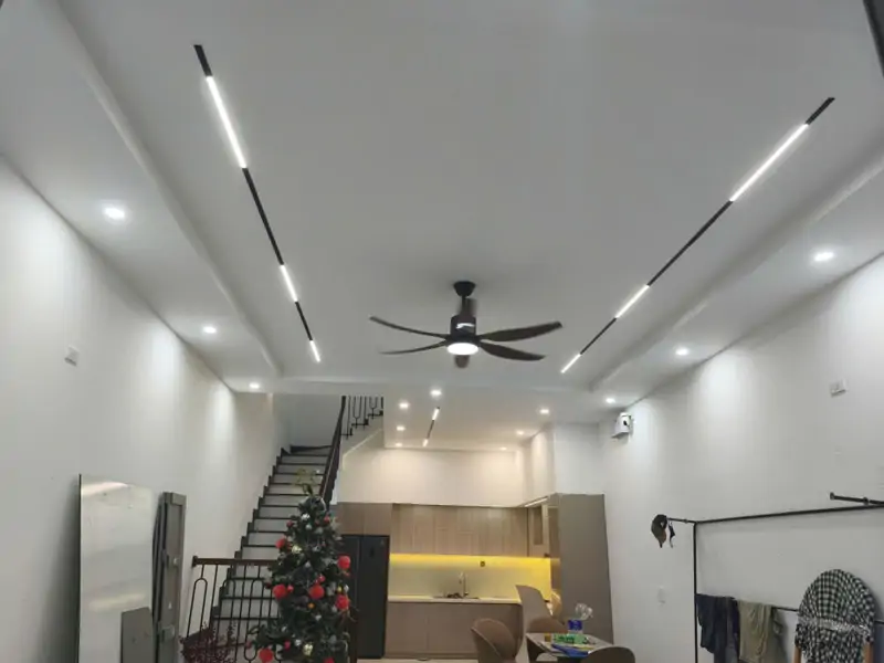 ► Mt Bùi Tấn Diên, Đường 10.5M Phước Lý, 105M2, 3 Tầng Mới, Full Nội Thất, Dòng Tiền 28Tr/th - ảnh 1