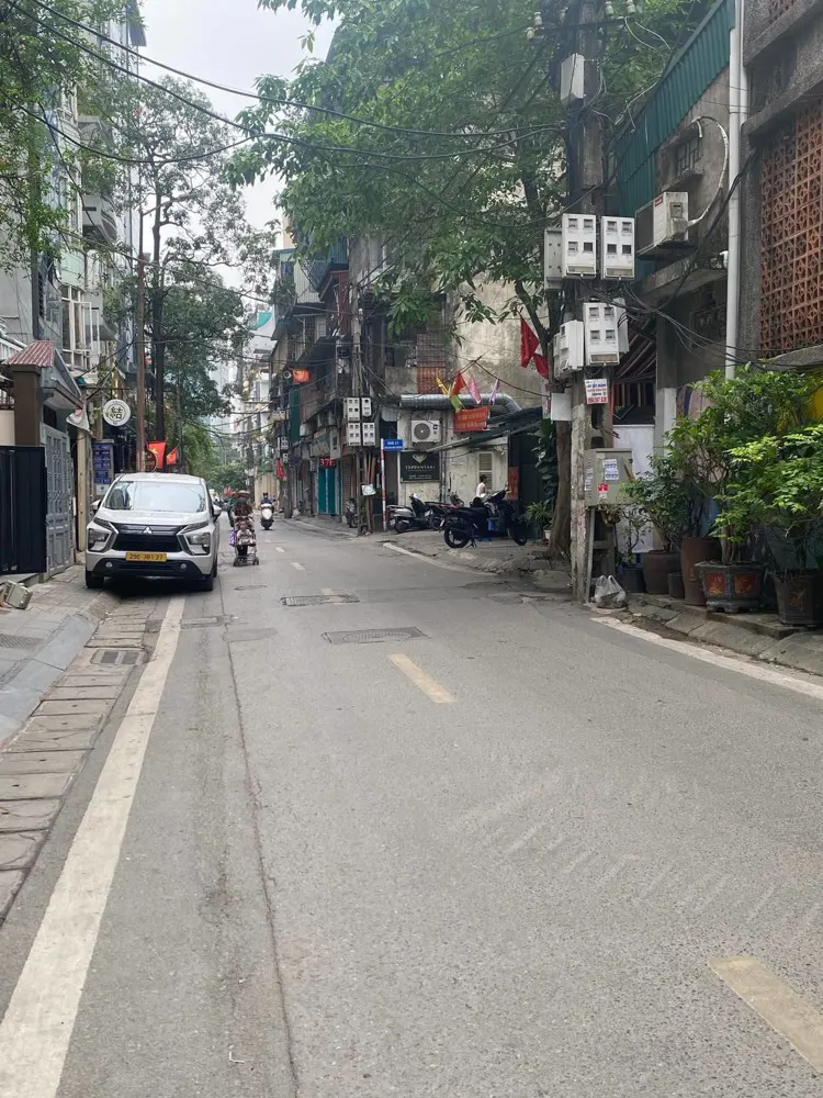 Hiếm Có! Trung Tâm Ba Đình - 80M² Nhà 3 Tầng - Cách Phố 70M, Gần Ô Tô Xách Valy Vào Ở Ngay/