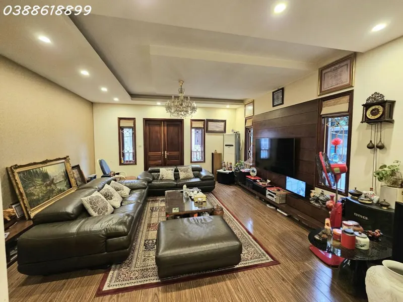 Hoa Hậu Phố Ngọc Khánh - Phân Lô - 3 Thoáng - Ô Tô Tránh Đỗ - Sổ Vuông Bánh Chưng
