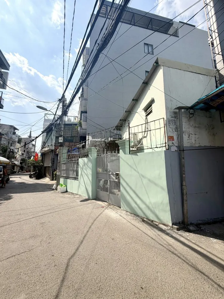 Bán Nhà Hẻm 6M Dương Quảng Hàm, Gần Emart Phan Văn Trị, 6,7X20m, Cấp 4 - Chỉ 16 Tỷ