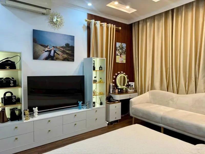 Siêu Hiếm Biệt Thự Mini Phố Đội Cấn 83M 3T Mt 5,6M Nhỉnh 31 Tỷ- Ô Tô Vào Nhà- Khu Vực Dân Trí
