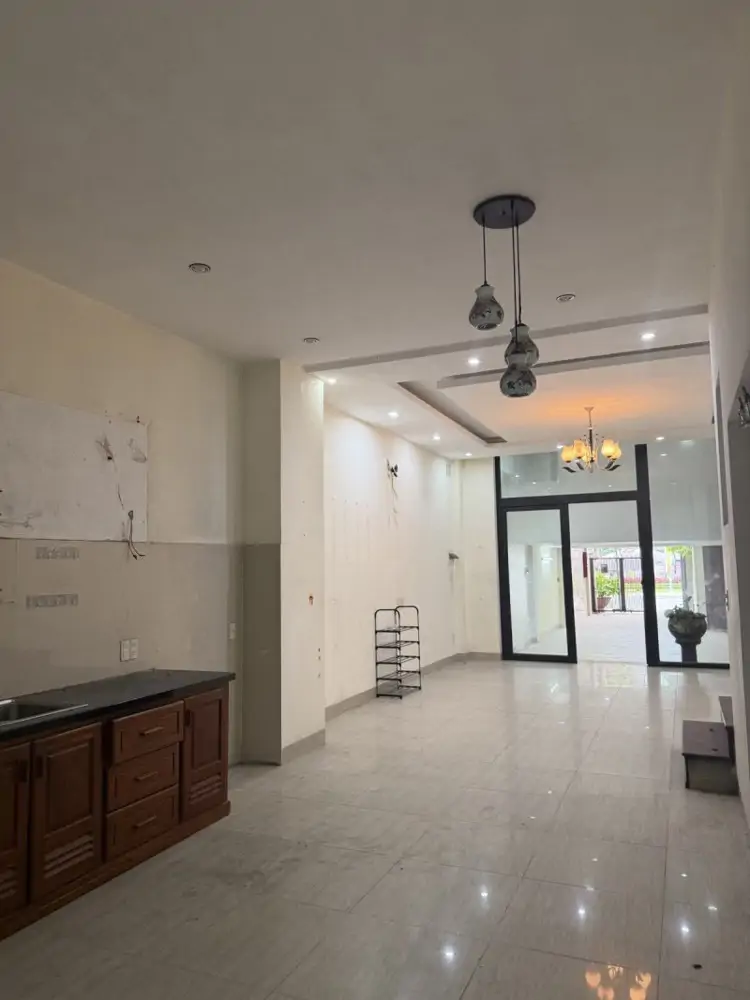► Mặt Tiền Đường 30 Tháng 4, Gần Quảng Trường Giá Trị Thực, Tiềm Năng Cao, 160.5M2, 4 Tầng, 23.X Tỷ - ảnh 1