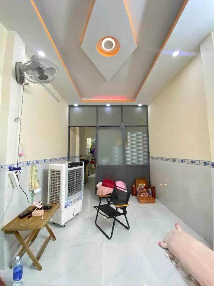 D2278 - Ô Tô Ngủ Trong Nhà, Giá Chỉ 4.X Tỷ