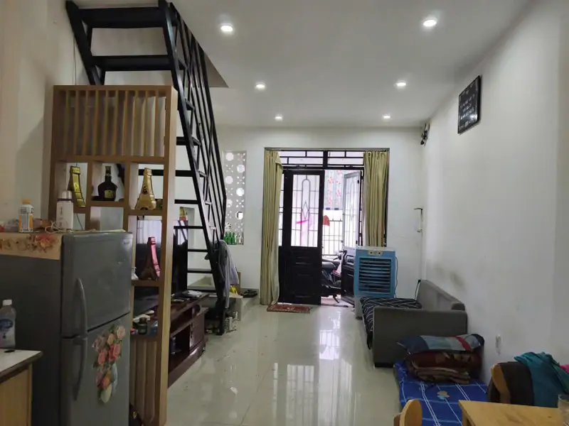 ► Kiệt Gầnlê Duẩn Thông, 40.2M2, Ngang 4M, Nở Hậu, 2 Tầng Sạch Sẽ, 2Pn 2Wc, Hơn 3 Tỷ Chút - ảnh 1