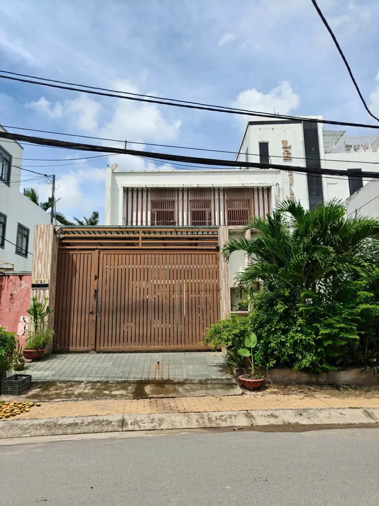 Quá Rẻ – Biệt Thự (10X37) Mặt Tiền Ấp Đình, Tân Xuân, Hóc Môn
