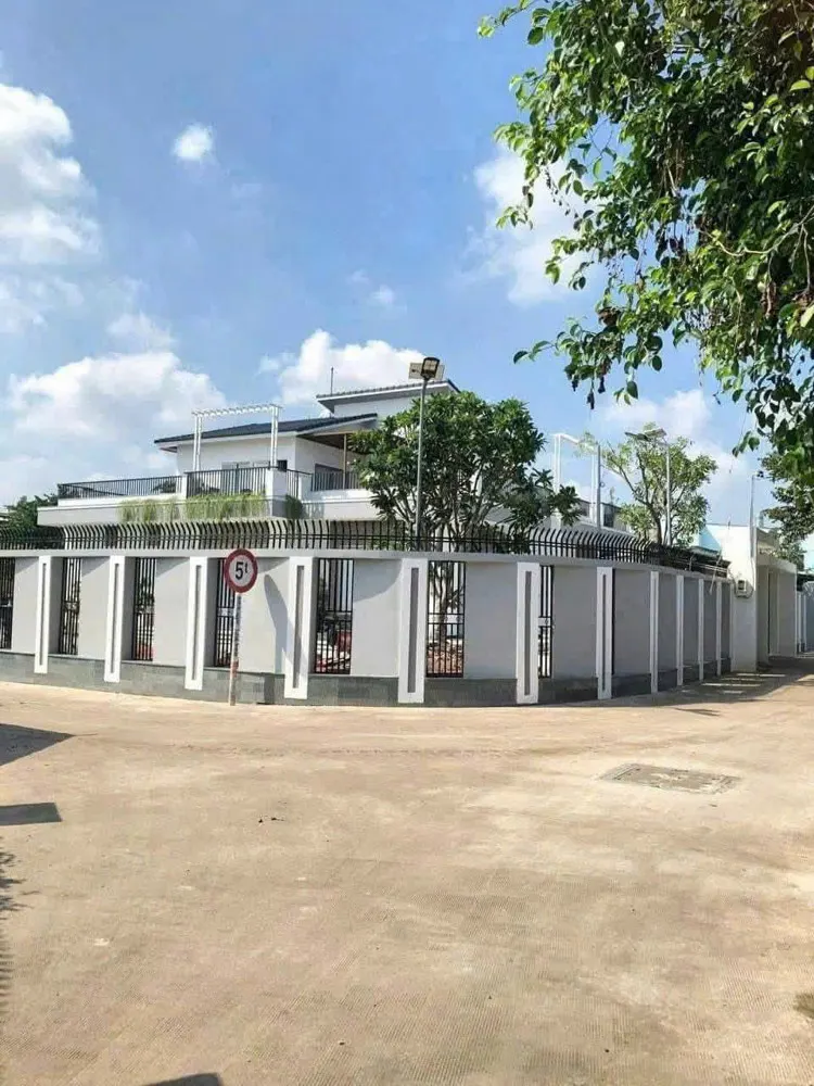 Biệt Thự Góc 2Mt Siêu Đẹp – Kiến Trúc Sư Xây Ở – Nguyễn Thị Thảnh, Hóc Môn