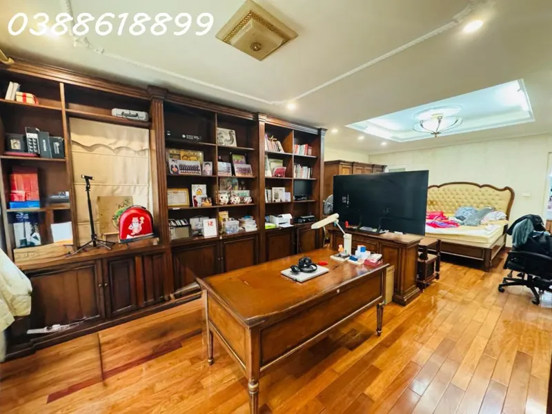 Cần Bán Gấp Biệt Thự Lô Góc Mặt Phố Trần Thái Tông - Dịch Vọng Hậu - 250M2 - Mt 15M - 125 Tỷ