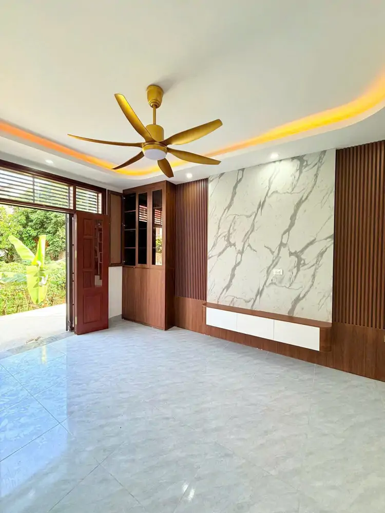 Cần Tiền – Cắt Lỗ Ra Gấp Nhà 3 Tầng Hiệp Thuận - Gần Cầu Phùng - Chỉ Hơn 3 Tỷ