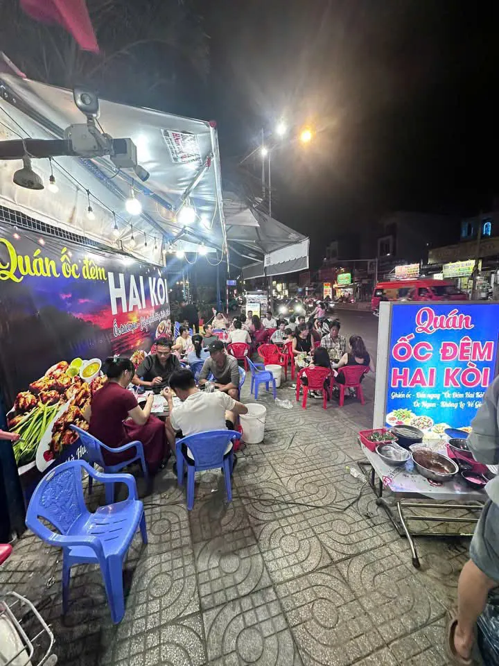 Quận 12 ! Sang Rẻ Quán Ốc Có Vỉa Hè Đài 16M , Ngay Đoạn Đường Đông Thoáng , Full Trang Thiết Bị,