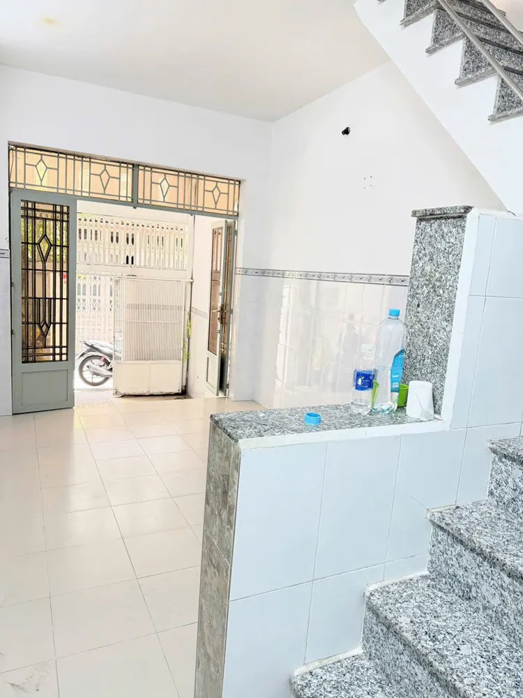Bán Nhà Hẻm Ba Gác Máy Q4 Ngang 3 Dài 11 Đúc Bê Tông
