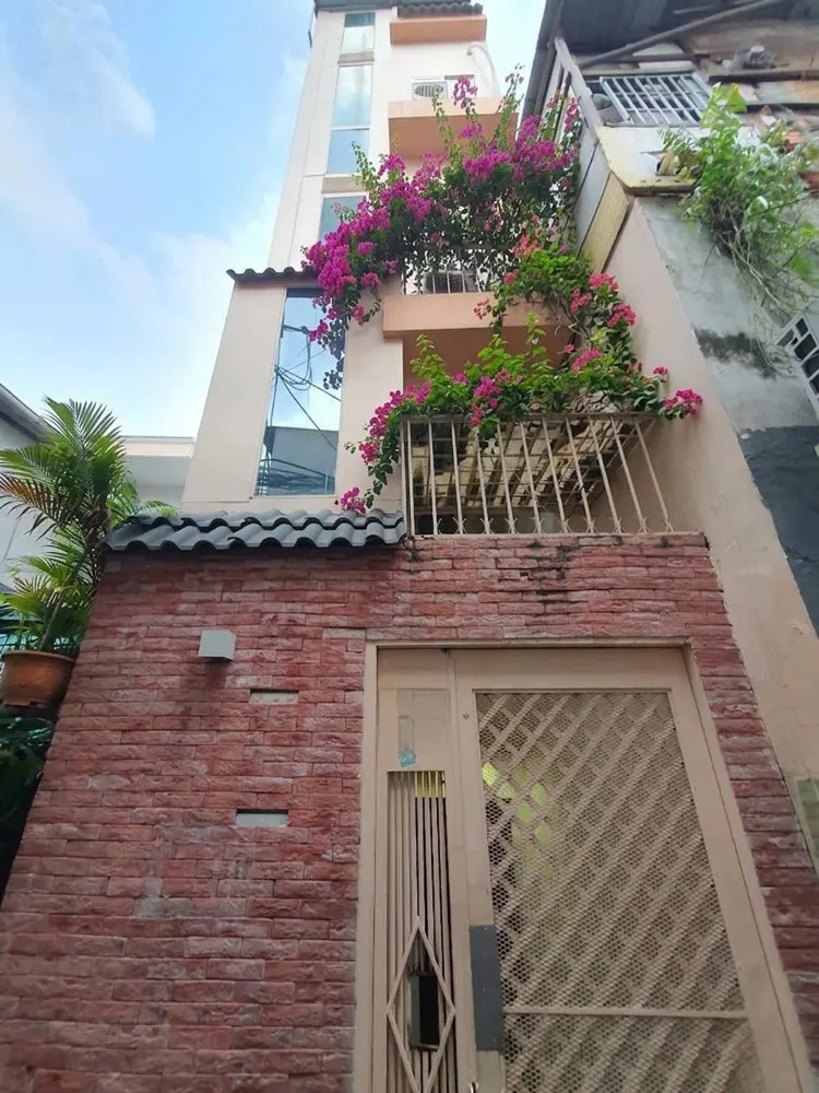 Bán Nhà Đẹp Ngang 3.2 X 10 Nở 5M Đúc 5 Tấm Q4 Có 4Đdòng Tiền 20 Triệu