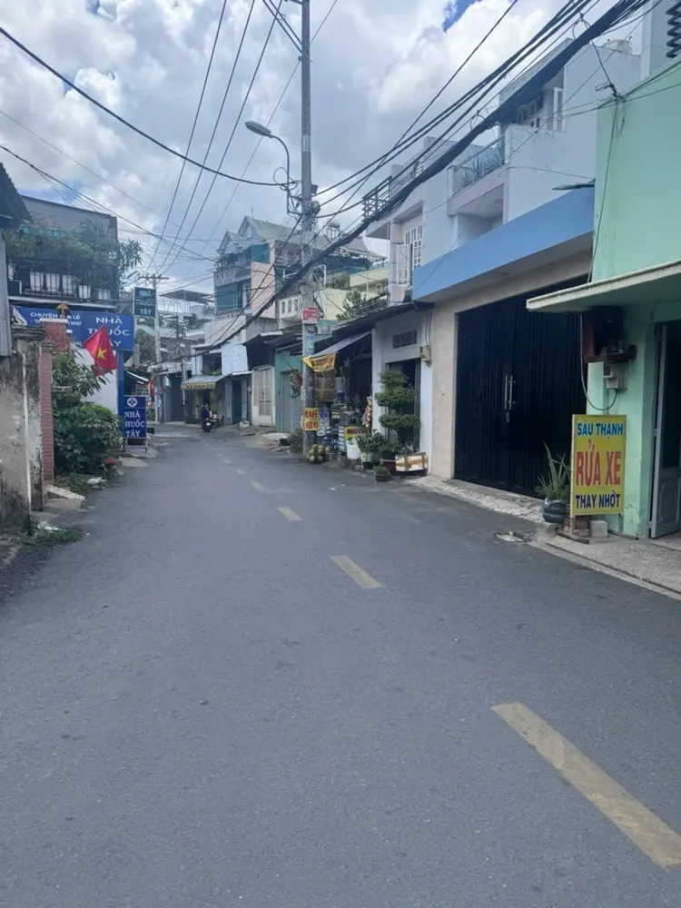 Bán Nhà Phan Văn Hớn Hẻm Xe Hơi Thông, 4,5X22m, Nhà 2 Tầng Chỉ 6 Tỷ