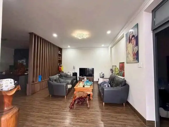 Biệt Thự Lô 90 Đức Trọng – 3 Mặt Tiền Đắc Địa – Giá 11 Tỷ!