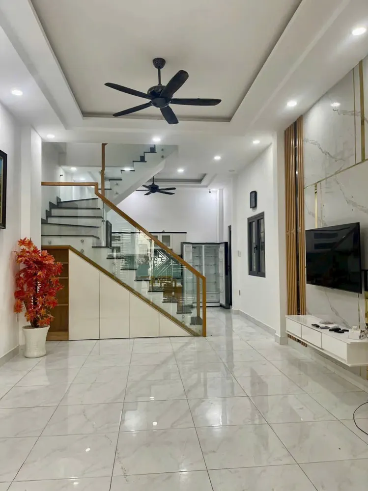 Lâu Lâu Có 1 Căn 4 Tỷ 850 Hẻm Xe Hơi