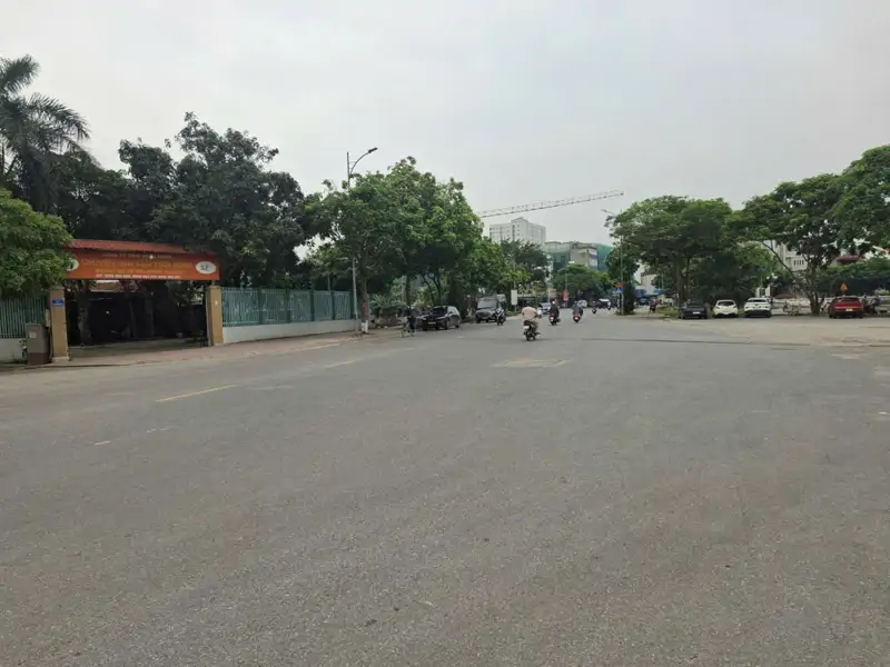 Bán Nhanh Lô Góc – Ô Tô Thông – 1 Nhà Ra Mặt Phố Thạch Bàn – Tiềm Năng Tăng Giá - ảnh 1