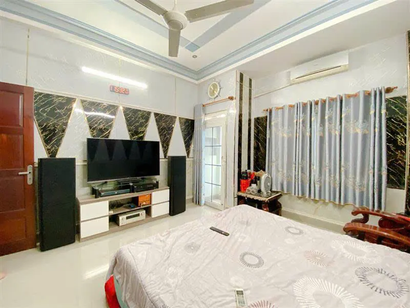 Nguyễn Chí Thanh - Giáp Quận 10 - Gần Nguyễn Thị Nhỏ - Tạ Uyên - 4 Tầng - 60M²