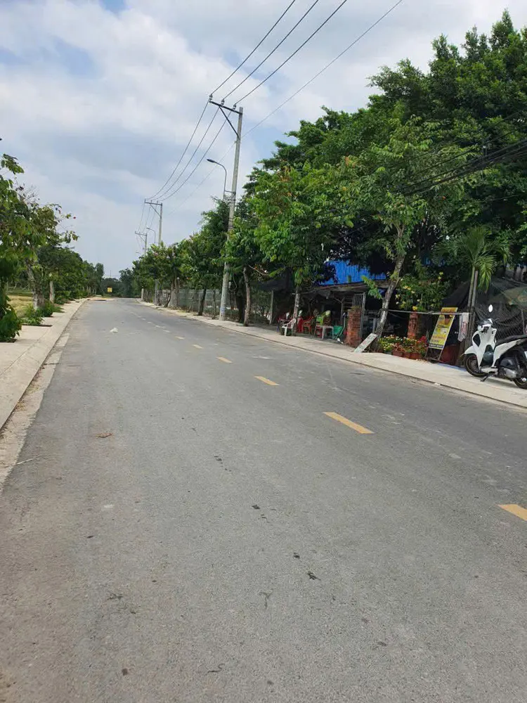 Gấp 5.230M² Mặt Tiền Nhựa Gần Hương Lộ 2 Có 300M² Thổ, Chỉ 4 Tr/m²