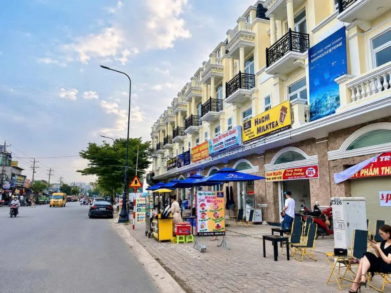 Chính Chủ Cho Thuê Mặt Bằng Dĩ An, Mặt Tiền Đường 25M, 3 Tầng 245 M2, 22 Triệu/tháng