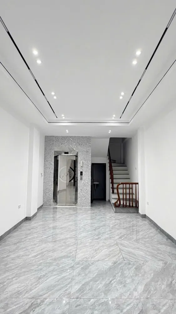 Bán Nhà Phúc Lợi – 45M² X 6 Tầng – Gara Ô Tô – Thang Máy – Full Nội Thất – Ngõ Ô Tô Thông