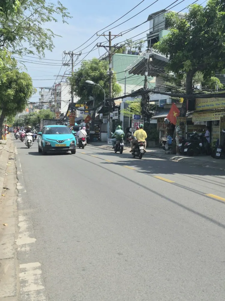 Bán Nhà Mặt Tiền Nguyễn Văn Quá - Cách Trường Chinh 1Km, 6/9X35m, Cấp 4 - Hạ 19,5 Tỷ