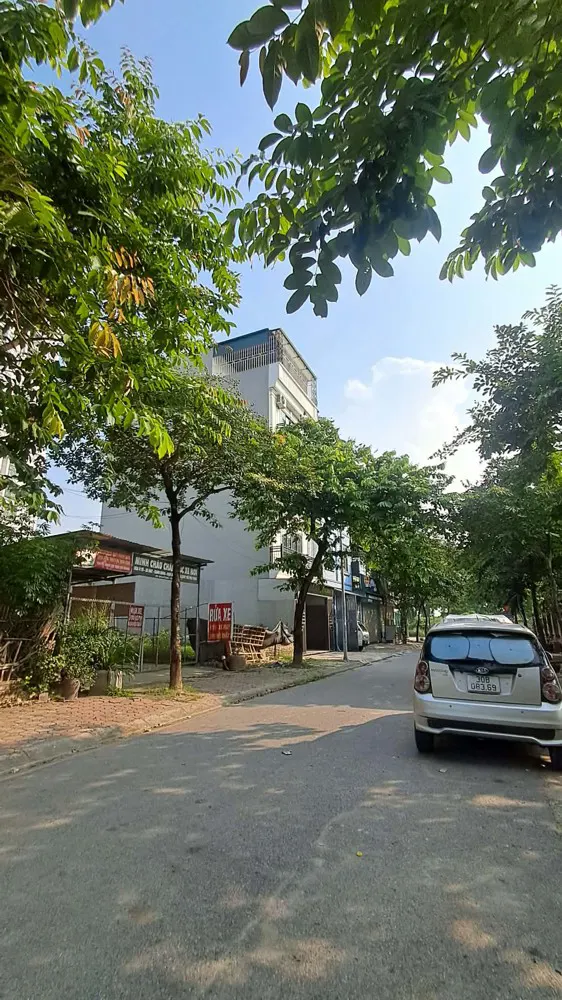 Bán Đất Sài Đồng 175M2- Mt 8.5M- Vỉa Hè, Ô Tô Tránh- 35 Tỷ