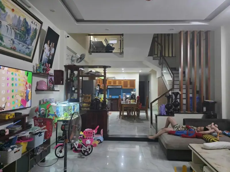 Bán Nhà 3 Tầng Mặt Tiền Đường Nguyễn Thị Thập - Gần Biển - ảnh 1