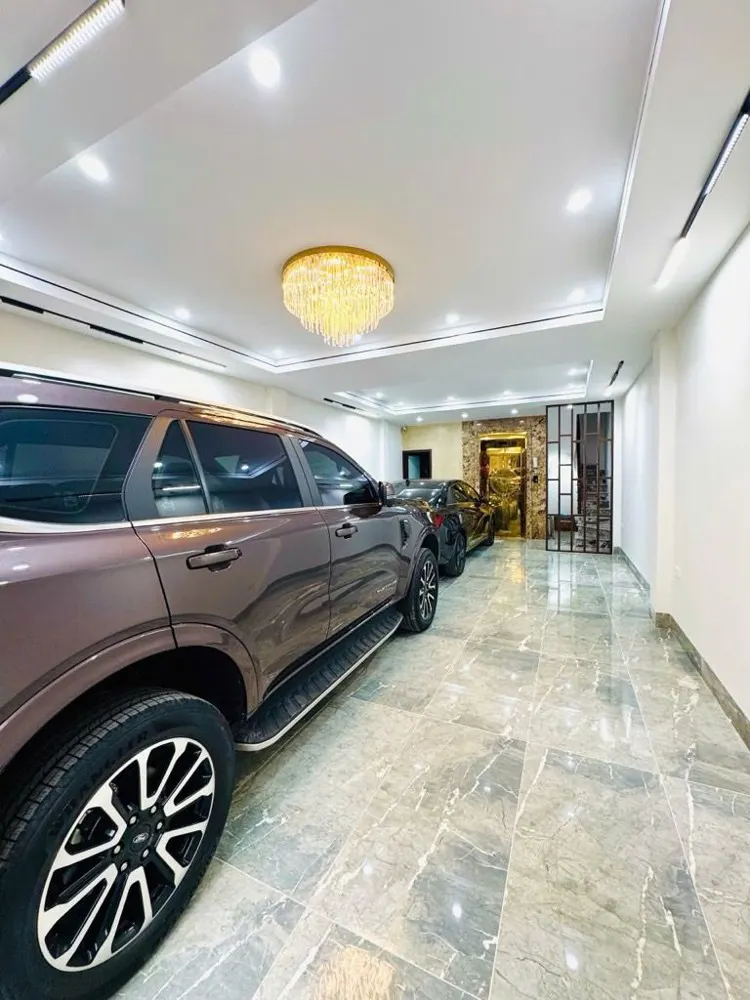 Bán Nhà Cổ Linh 80M2- 7 Tầng Thang Máy- Gara 2 Ô Tô-Nội Thất Xịn- 20 Tỷ