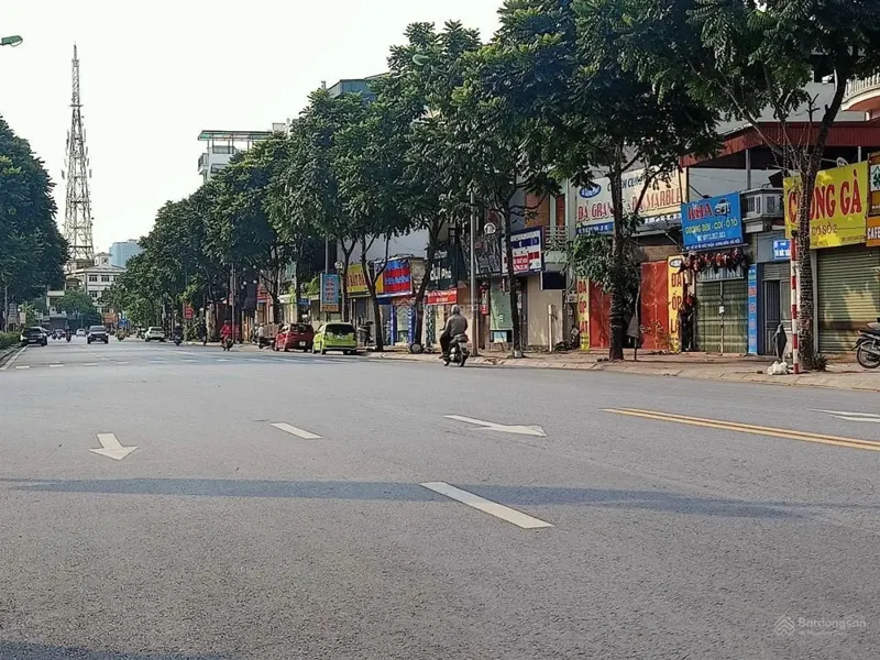 Quá Hiếm! 300M² Mặt Tiền Gần 20M Tại Việt Hưng Chỉ 25 Triệu/tháng