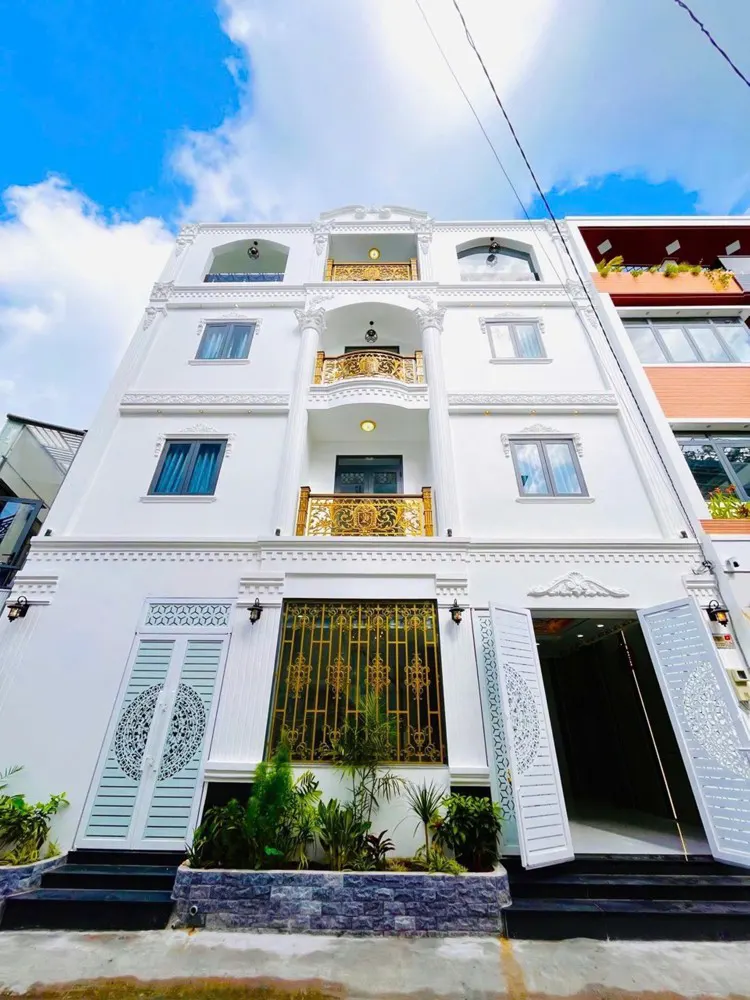 Nhà Ngang 10M, Có Thang Máy, Cạnh Phú Mỹ Hưng, Chỉ Hơn 8 Tỷ