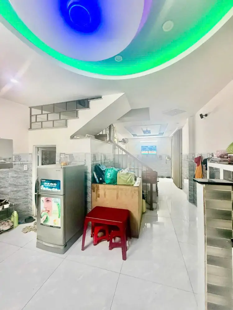 ► Gần Nguyễn Hoàng, 41M2, 4 Tầng Đúc, 4Pn Khép Kín, Sân Thượng Trước-Sau,3.X Tỷ