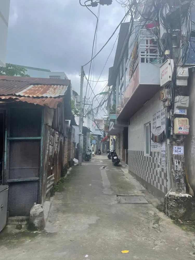 Bán Đất Tặng Nhà, Thuộc Hẻm Đường Phan Đình Giót Nha Trang, 122,6M2