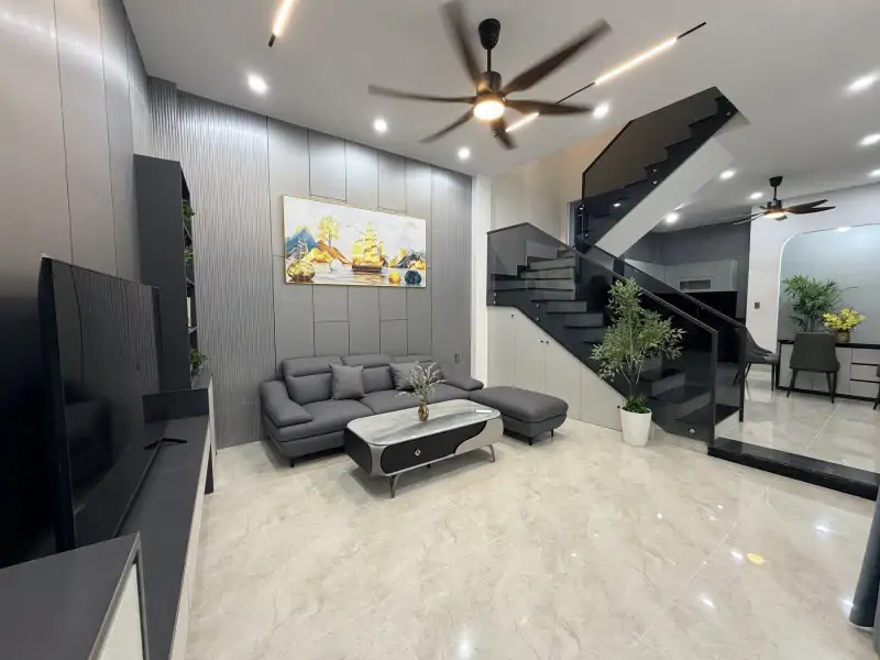 ► Gần Mt Tiểu La, Ô Tô Đậu Gần Nhà, 51M2, Ngang 4.5M, 3 Tầng Mới, 3Pn, 5.X Tỷ