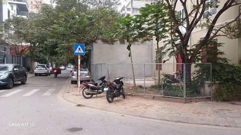 Bán Đất Việt Hưng, Long Biên 80M2- Mặt Phố, Ngã Tư Đường- Hơn 20 Tỷ