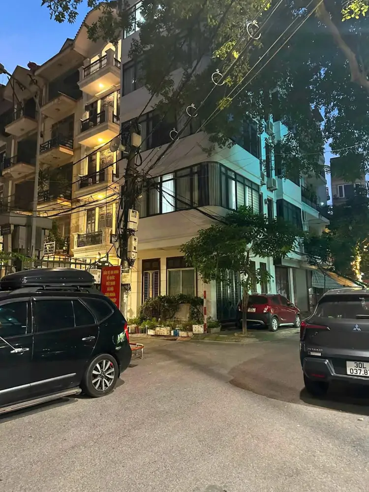 Cho Thuê Nhà Hoàng Quốc Việt – Cầu Giấy 50M² × 5 Tầng 7 Phòng 23 Triệu/tháng