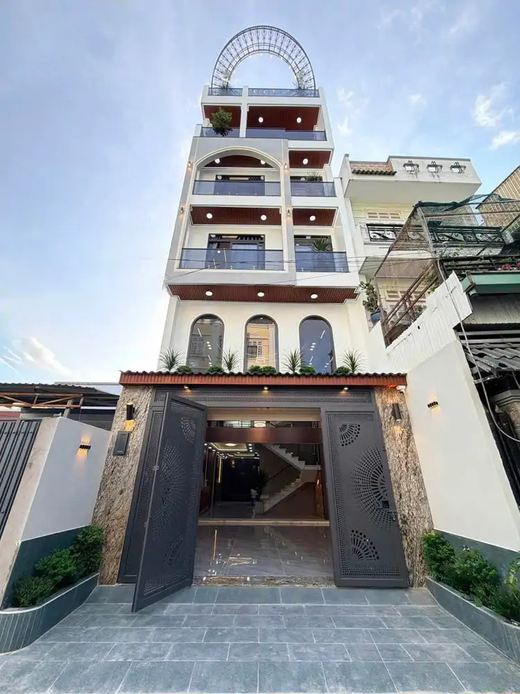 Siêu Phẩm Tch18 – Chỉ 100M Ra Đh Giao Thông Vận Tải – Có Thang Máy Hiện Đại