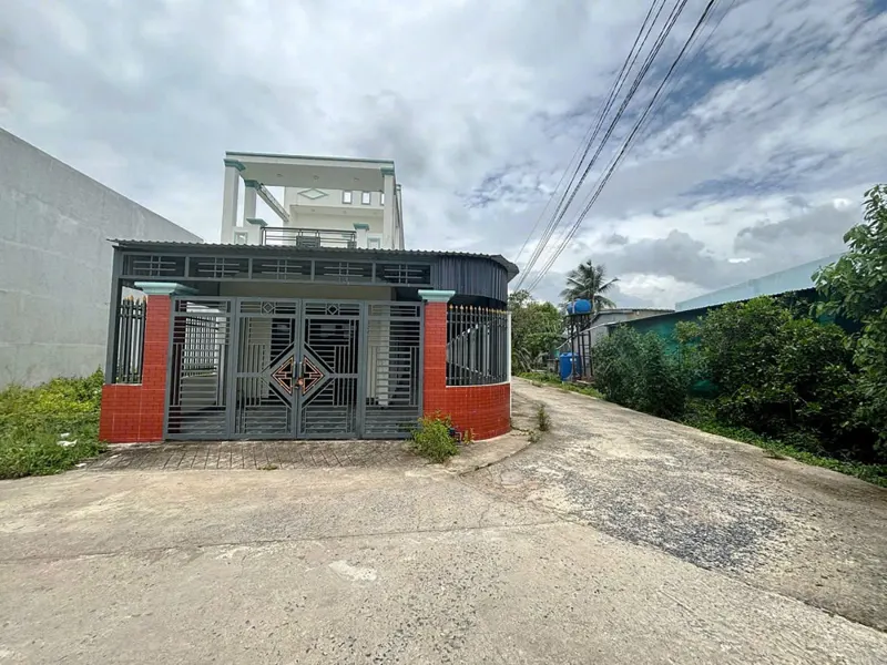 Cần Bán 327M2 Nhà 1 Tấm Ngay Góc 2 Mặt Tiền Đường Xe Hơi