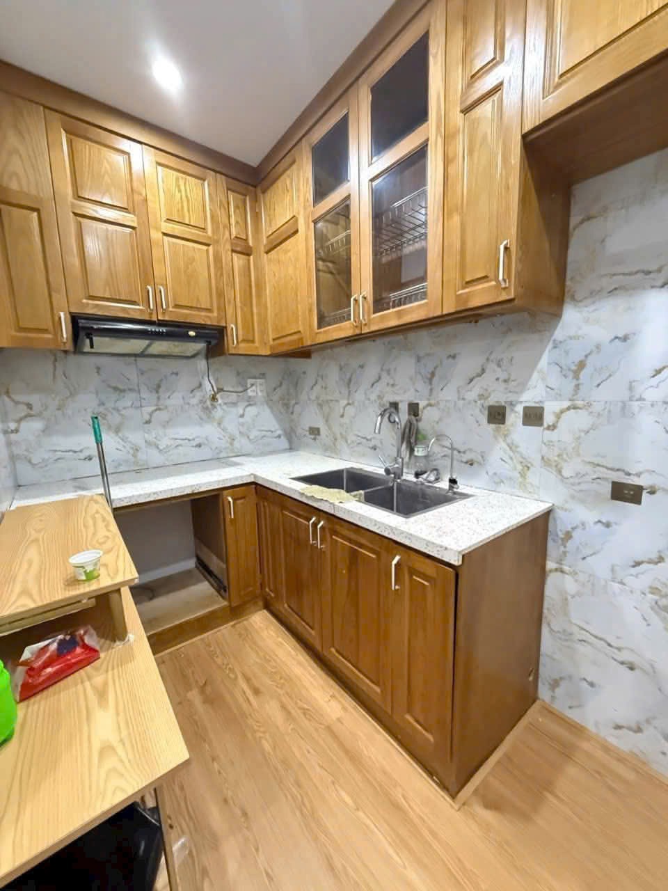 Bán Căn Hộ Tập Thể Quân Đội Hoàng Quốc Việt - 49.4m² - Giá 4.65 Tỷ