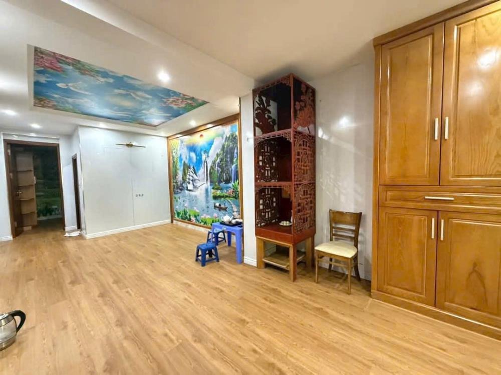 Bán Căn Hộ Tập Thể Quân Đội Hoàng Quốc Việt - 49.4m² - Giá 4.65 Tỷ